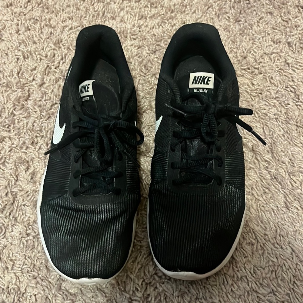 Nike Tennis Shoes